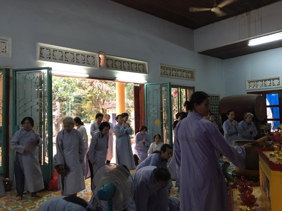 Khánh Hòa: Phật tử Nha Trang cúng dường Trường hạ PL.2560