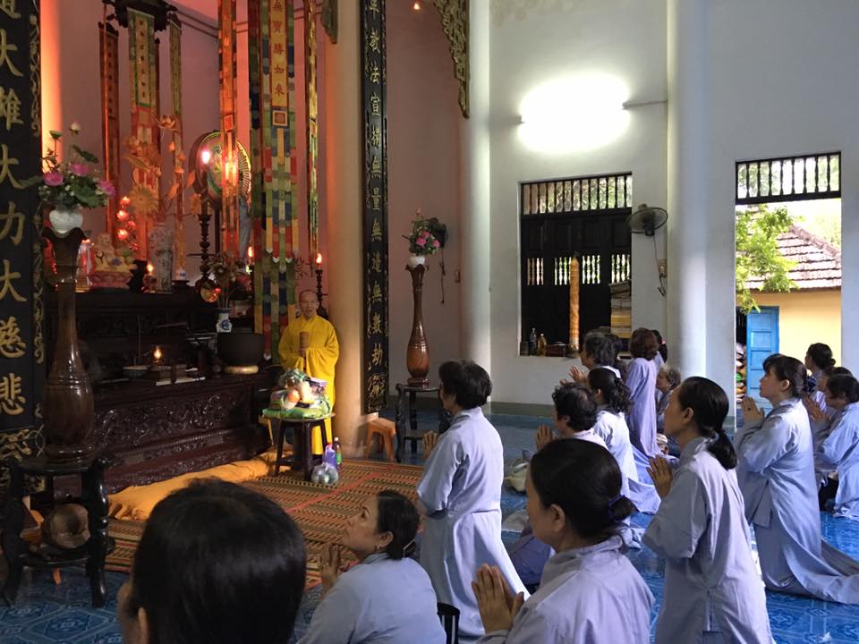 Khánh Hòa: Phật tử Nha Trang cúng dường Trường hạ PL.2560