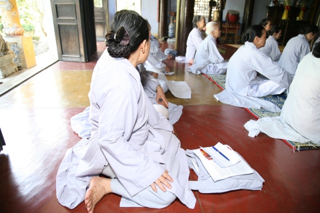 TT. Huế: ĐĐ. Thích Tâm Phương thuyết giảng Đạo tràng Bát Quan trai tại Chùa Kim An