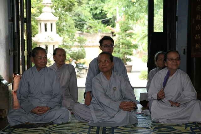 TT. Huế: ĐĐ. Thích Tâm Phương thuyết giảng Đạo tràng Bát Quan trai tại Chùa Kim An