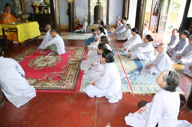 TT. Huế: ĐĐ. Thích Tâm Phương thuyết giảng Đạo tràng Bát Quan trai tại Chùa Kim An