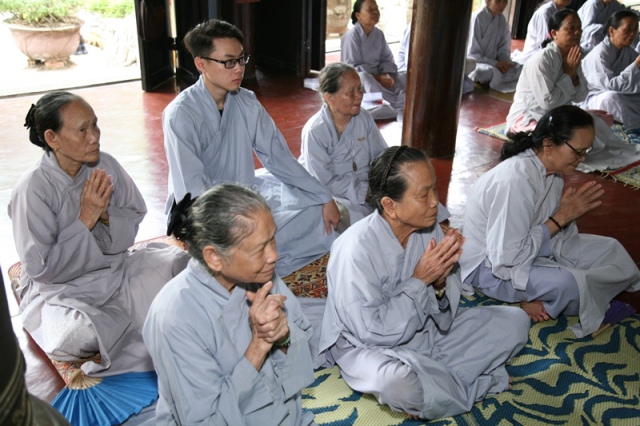 TT. Huế: ĐĐ. Thích Tâm Phương thuyết giảng Đạo tràng Bát Quan trai tại Chùa Kim An