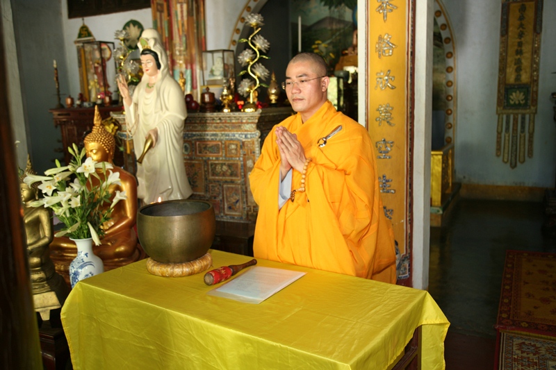 TT. Huế: ĐĐ. Thích Tâm Phương thuyết giảng Đạo tràng Bát Quan trai tại Chùa Kim An