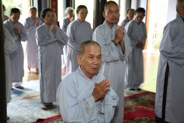 TT. Huế: ĐĐ. Thích Tâm Phương thuyết giảng Đạo tràng Bát Quan trai tại Chùa Kim An