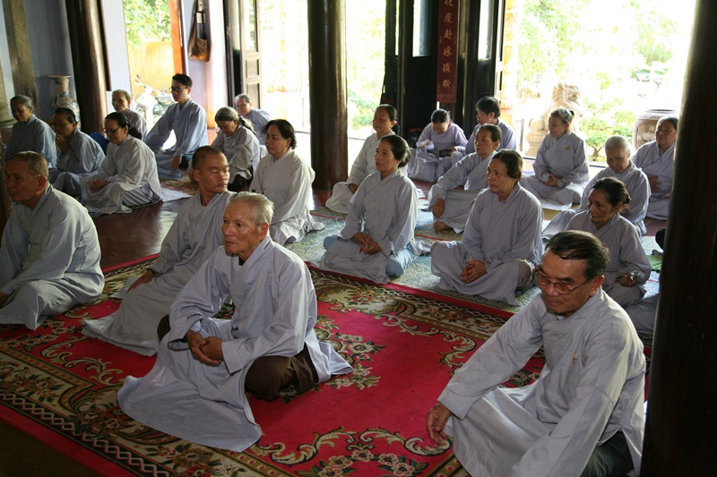 TT. Huế: ĐĐ. Thích Tâm Phương thuyết giảng Đạo tràng Bát Quan trai tại Chùa Kim An