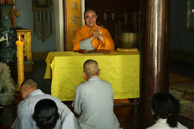 TT. Huế: ĐĐ. Thích Tâm Phương thuyết giảng Đạo tràng Bát Quan trai tại Chùa Kim An