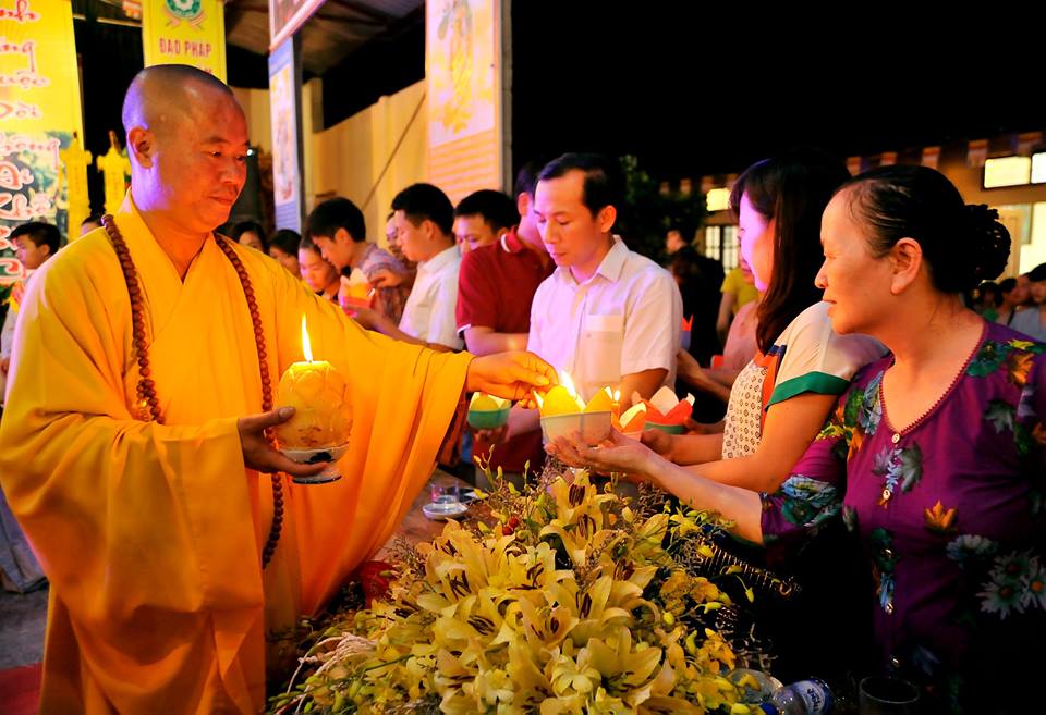 Chùa Đại Bi kỉ niệm 10 năm chương trình &#039;&#039;Vầng Trăng Mẹ&#039;&#039;