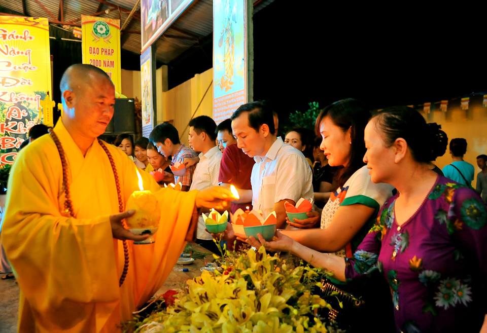 Chùa Đại Bi kỉ niệm 10 năm chương trình &#039;&#039;Vầng Trăng Mẹ&#039;&#039;
