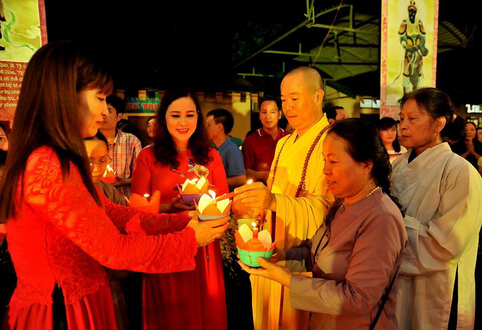 Chùa Đại Bi kỉ niệm 10 năm chương trình &#039;&#039;Vầng Trăng Mẹ&#039;&#039;