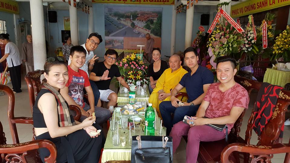 Phát 200 phần quà, hưởng ứng Đại hội Phật giáo Thành Phố Sa Đéc lần VIII