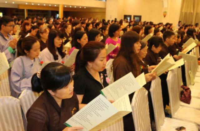 Hình ảnh Đại lễ Vu Lan xúc động của người Việt tại CH Séc