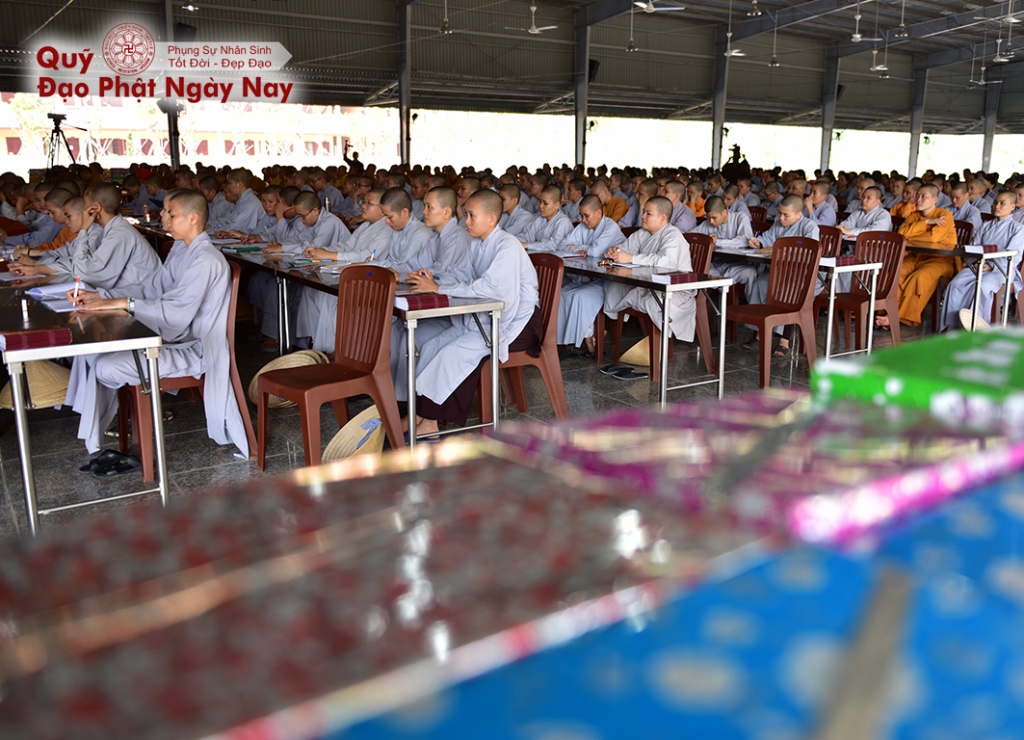 Quỹ Đạo Phật Ngày Nay: Tổng kết cúng dường Trai tăng Học viện Phật Giáo Việt Nam tại TP.HCM_cơ sở Lê Minh Xuân T7/2016 ( C76c)