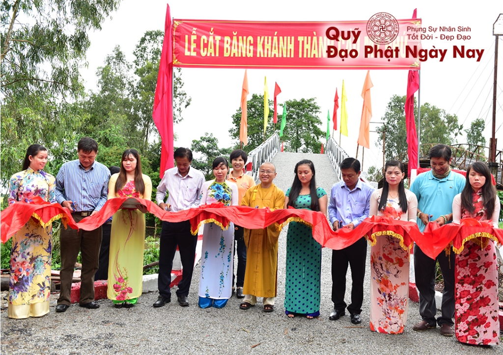 Quỹ Đạo Phật Ngày Nay: Tổng kết chương trình khánh thành cầu và trao quà tại Sóc Trăng, Cà Mau, An Giang (c72c)