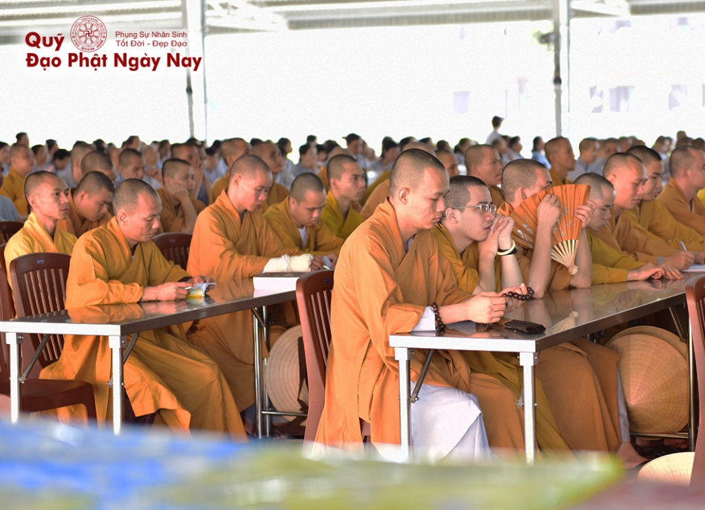 Quỹ Đạo Phật Ngày Nay: Tổng kết cúng dường Trai tăng Học viện Phật Giáo Việt Nam tại TP.HCM_cơ sở Lê Minh Xuân T7/2016 ( C76c)