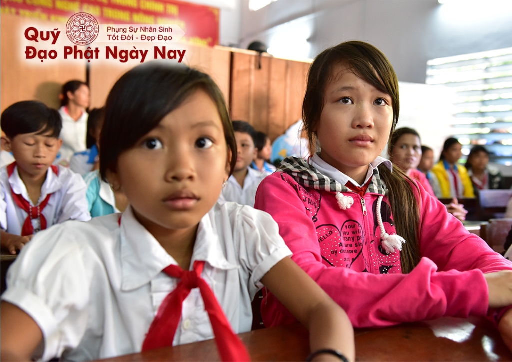 Quỹ Đạo Phật Ngày Nay: Tổng kết chương trình khánh thành cầu và trao quà tại Sóc Trăng, Cà Mau, An Giang (c72c)