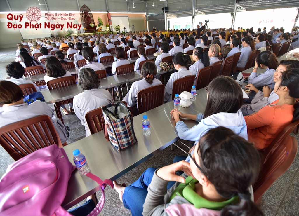 Quỹ Đạo Phật Ngày Nay: Tổng kết cúng dường Trai tăng Học viện Phật Giáo Việt Nam tại TP.HCM_cơ sở Lê Minh Xuân T7/2016 ( C76c)