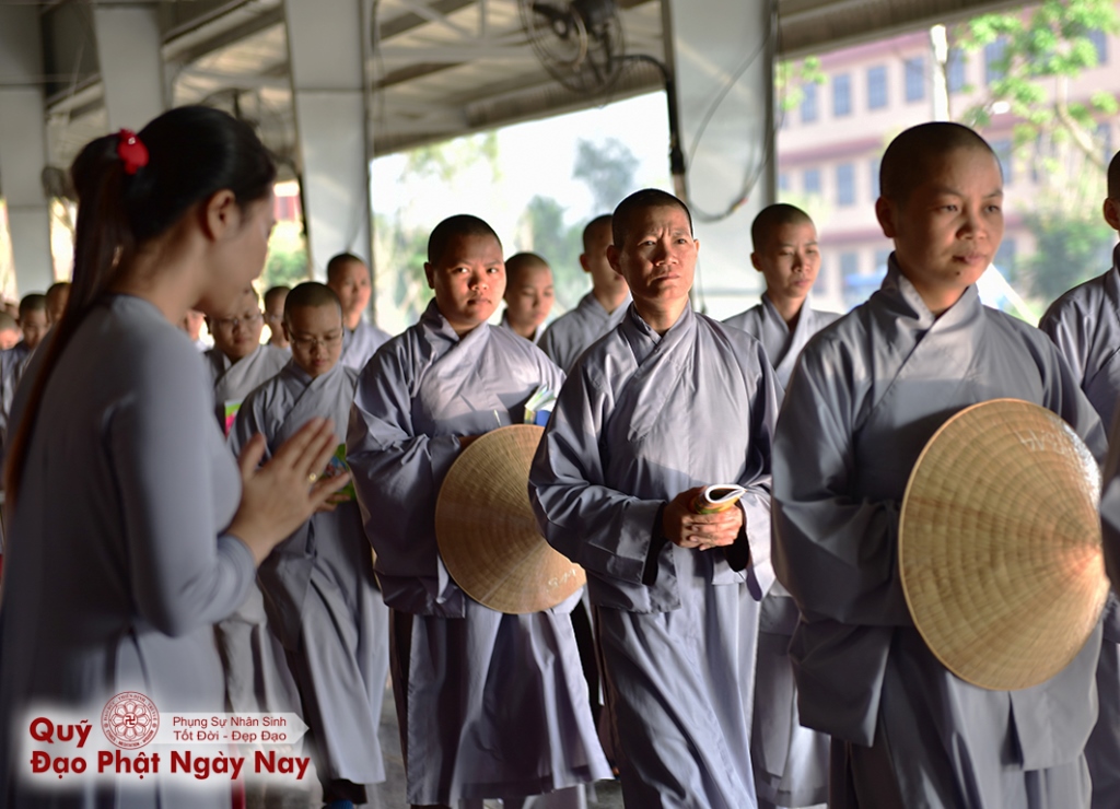 Quỹ Đạo Phật Ngày Nay: Tổng kết cúng dường Trai tăng Học viện Phật Giáo Việt Nam tại TP.HCM_cơ sở Lê Minh Xuân T7/2016 ( C76c)