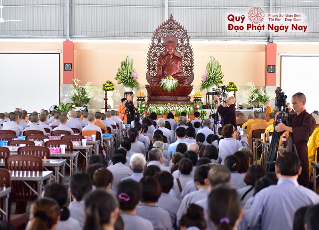 Quỹ Đạo Phật Ngày Nay: Tổng kết cúng dường Trai tăng Học viện Phật Giáo Việt Nam tại TP.HCM_cơ sở Lê Minh Xuân T7/2016 ( C76c)