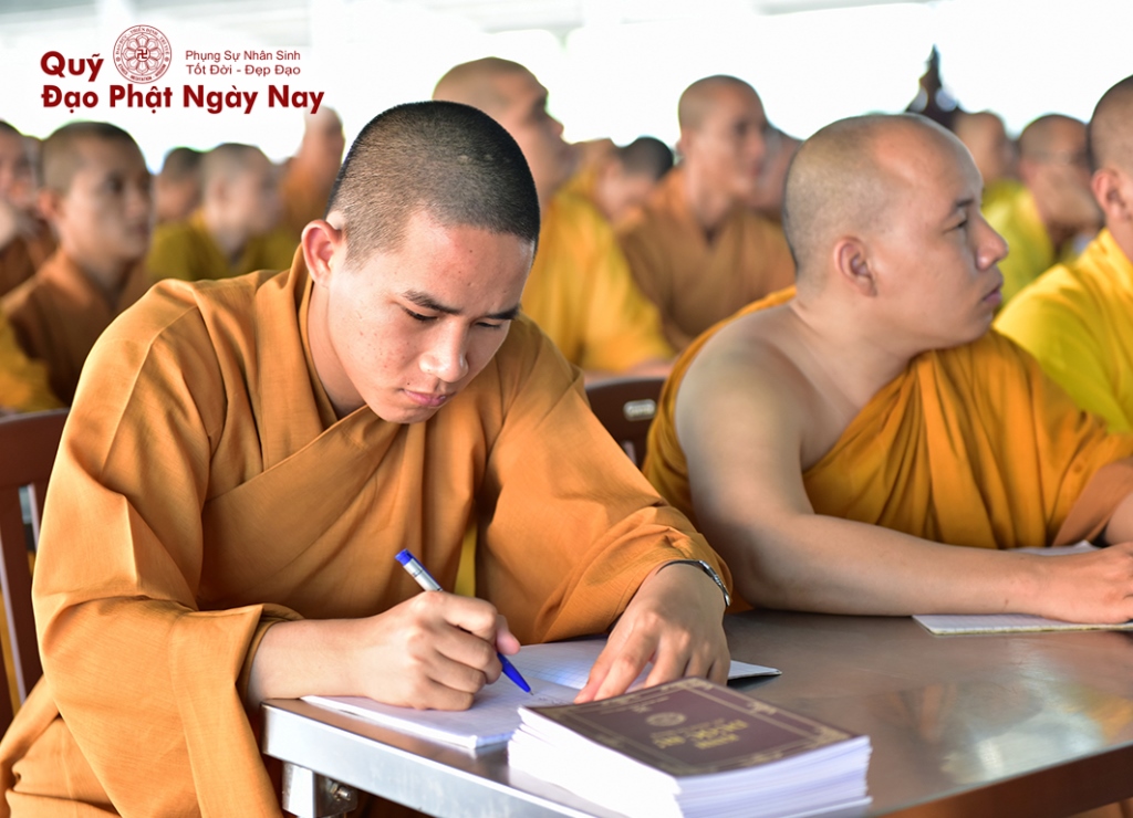 Quỹ Đạo Phật Ngày Nay: Tổng kết cúng dường Trai tăng Học viện Phật Giáo Việt Nam tại TP.HCM_cơ sở Lê Minh Xuân T7/2016 ( C76c)