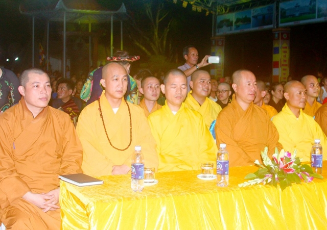 Bỉm Sơn: Bế Mạc Chiêm bái Tôn tượng Phật Ngọc hòa bình Thế giới tại Chùa Khánh Quang.