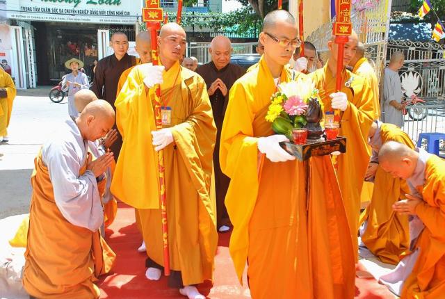 Ninh Thuận - Hình ảnh cung nghinh chư tôn đức Tăng Ni và quá trình hoàn thiện thiết trí đại giới đàn