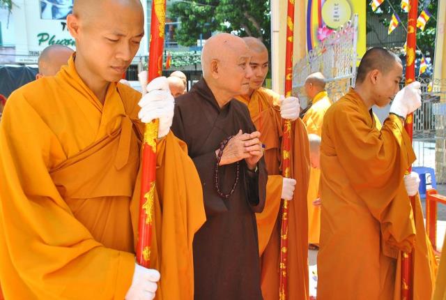 Ninh Thuận - Hình ảnh cung nghinh chư tôn đức Tăng Ni và quá trình hoàn thiện thiết trí đại giới đàn