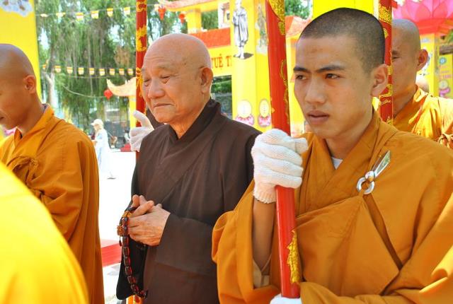 Ninh Thuận - Hình ảnh cung nghinh chư tôn đức Tăng Ni và quá trình hoàn thiện thiết trí đại giới đàn