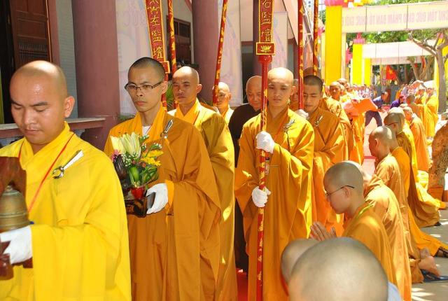 Ninh Thuận - Hình ảnh cung nghinh chư tôn đức Tăng Ni và quá trình hoàn thiện thiết trí đại giới đàn