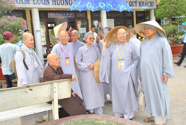 Ninh Thuận - Hình ảnh cung nghinh chư tôn đức Tăng Ni và quá trình hoàn thiện thiết trí đại giới đàn