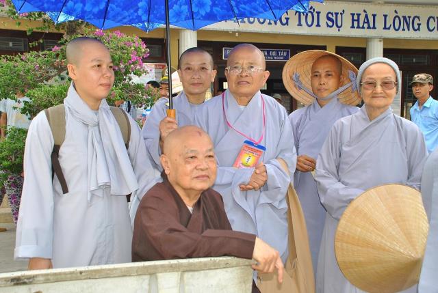 Ninh Thuận - Hình ảnh cung nghinh chư tôn đức Tăng Ni và quá trình hoàn thiện thiết trí đại giới đàn