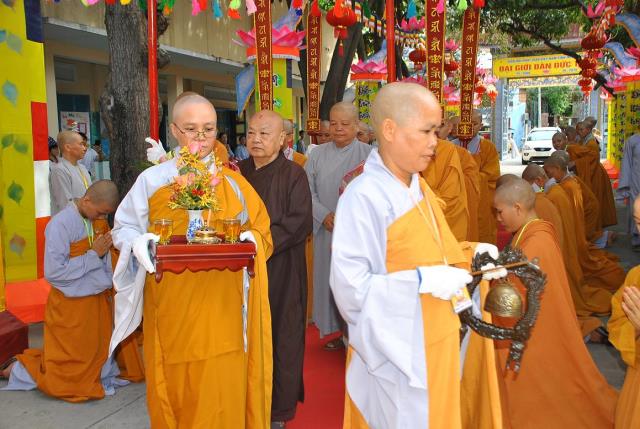 Ninh Thuận - Hình ảnh cung nghinh chư tôn đức Tăng Ni và quá trình hoàn thiện thiết trí đại giới đàn