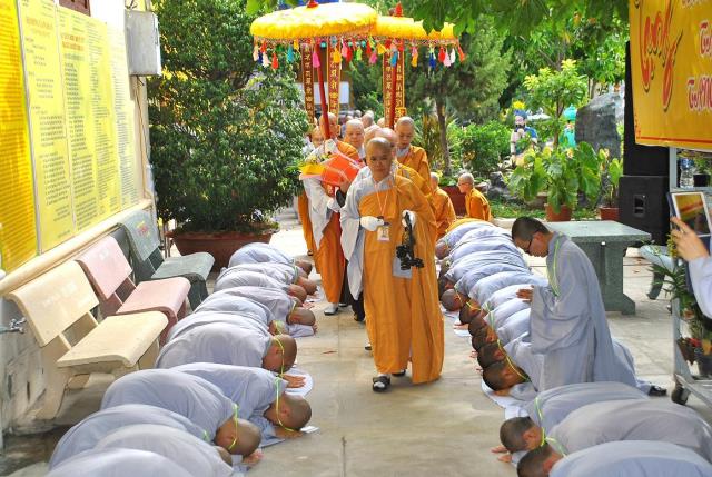 Ninh Thuận - Hình ảnh cung nghinh chư tôn đức Tăng Ni và quá trình hoàn thiện thiết trí đại giới đàn