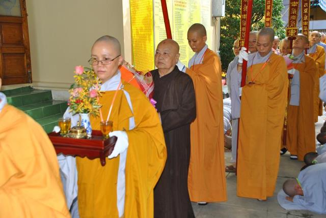 Ninh Thuận - Hình ảnh cung nghinh chư tôn đức Tăng Ni và quá trình hoàn thiện thiết trí đại giới đàn