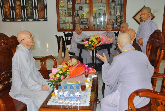 Ninh Thuận - Hình ảnh cung nghinh chư tôn đức Tăng Ni và quá trình hoàn thiện thiết trí đại giới đàn