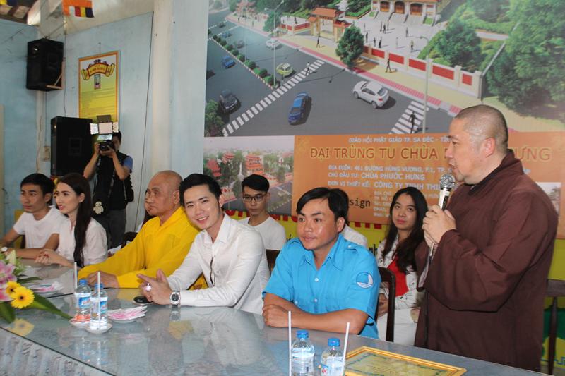 Sa Đéc: Phát quà cho người nghèo tại Thành phố