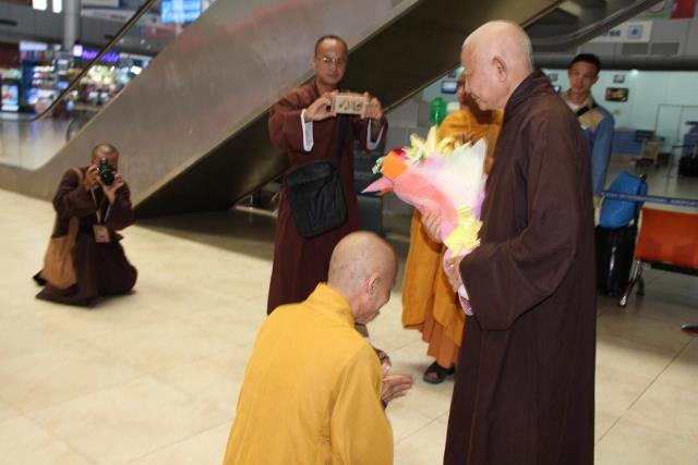 Ninh Thuận - Hình ảnh cung nghinh chư tôn đức Tăng Ni và quá trình hoàn thiện thiết trí đại giới đàn