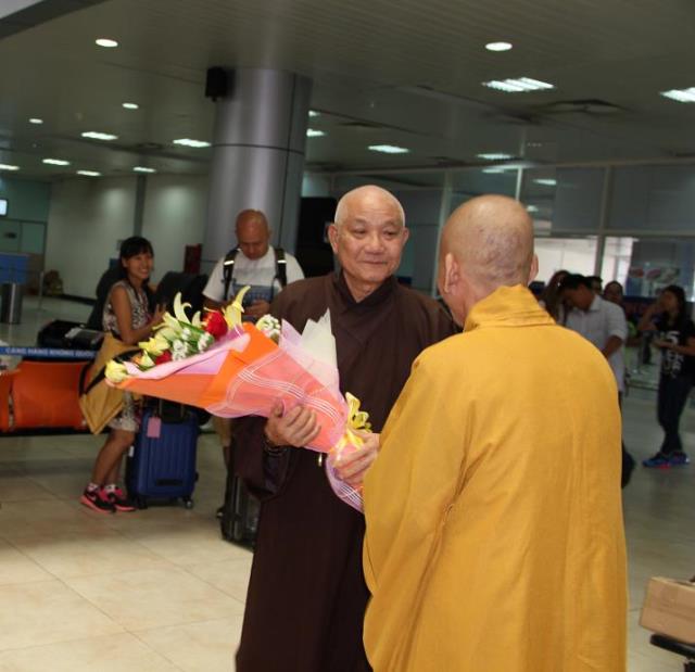 Ninh Thuận - Hình ảnh cung nghinh chư tôn đức Tăng Ni và quá trình hoàn thiện thiết trí đại giới đàn