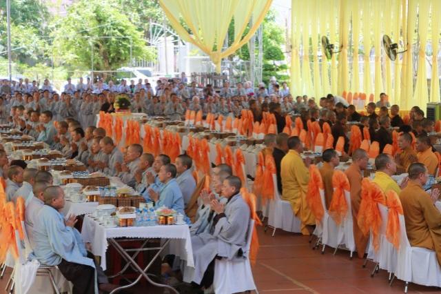 Thái Bình: Pháp hội cúng dường trai Tăng tại chùa Từ Xuyên