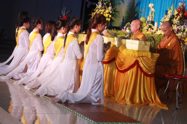 Thái Bình: Vu Lan về với bệnh nhân Phong