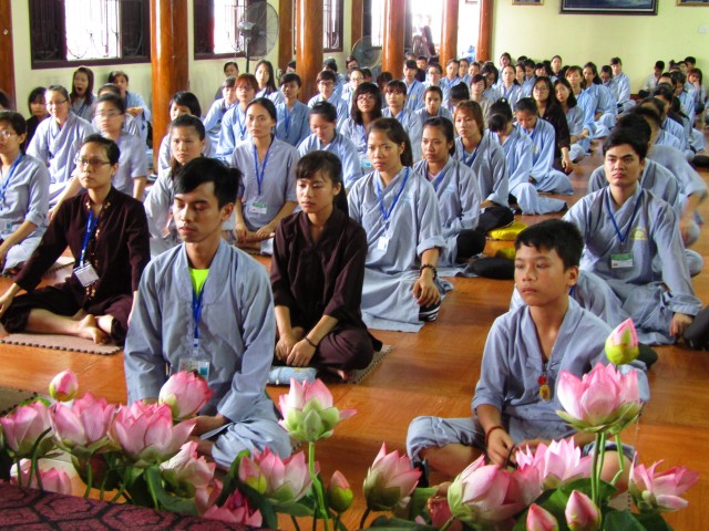 Thái Bình: Gần 200 bạn trẻ về chùa Từ Xuyên dự khóa tu