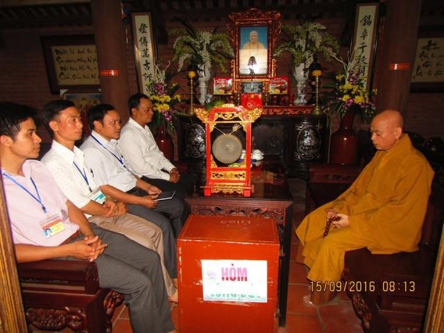 Thái Bình: Tân sinh viên về chùa Từ Xuyên tu một ngày