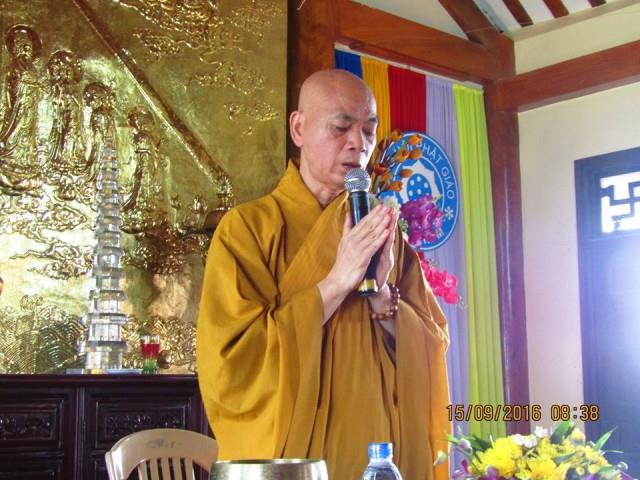 Thái Bình: Tân sinh viên về chùa Từ Xuyên tu một ngày