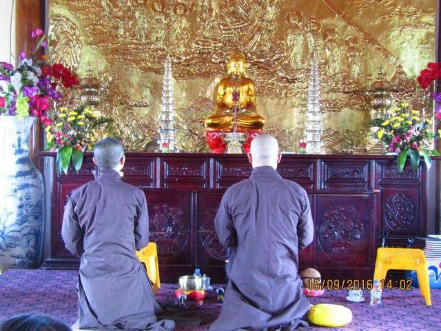 Thái Bình: Tân sinh viên về chùa Từ Xuyên tu một ngày