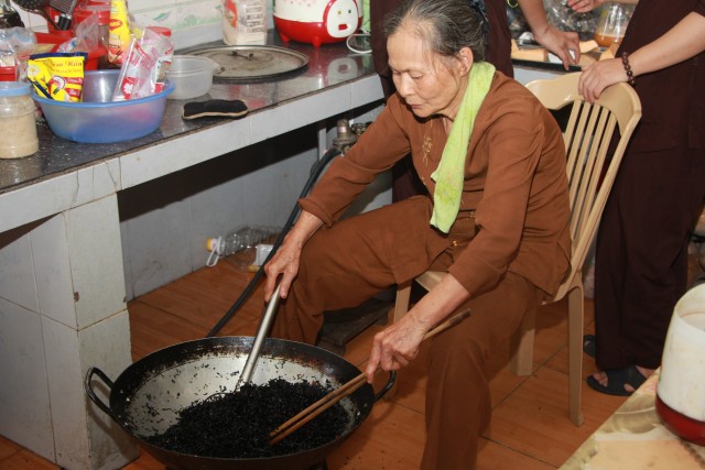 Thái Bình: Nhiều cảm xúc trong ngày tu thứ hai tại chùa Từ Xuyên
