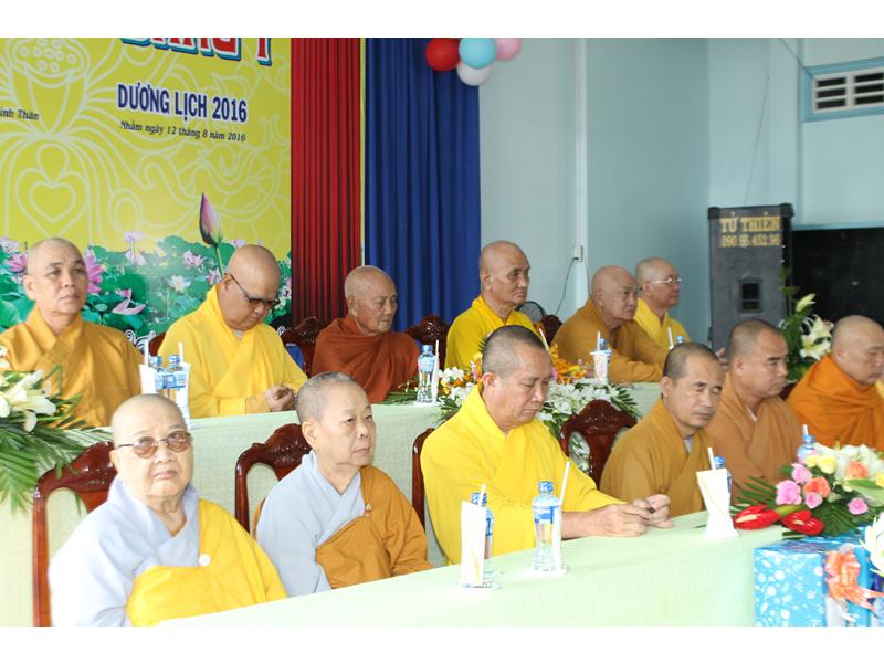 PG Đồng Tháp: Chùa Đức Long bế giảng khóa an cư