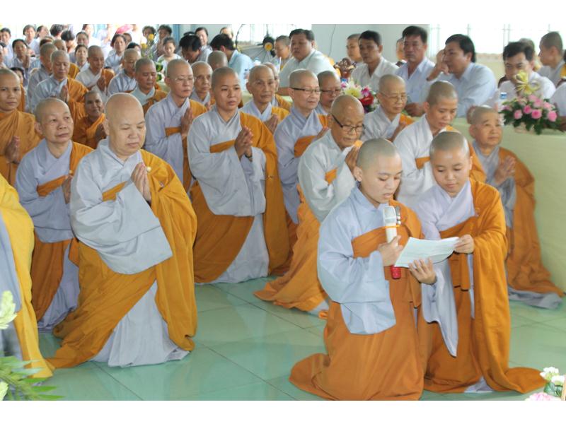 PG Đồng Tháp: Chùa Đức Long bế giảng khóa an cư