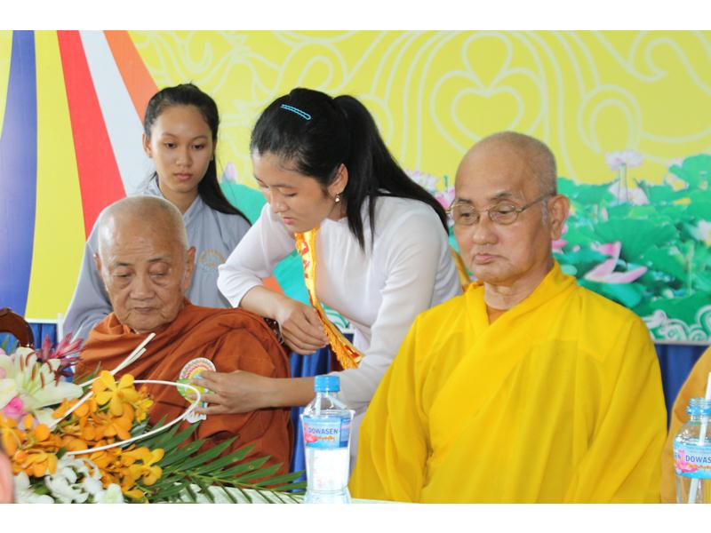 PG Đồng Tháp: Chùa Đức Long bế giảng khóa an cư