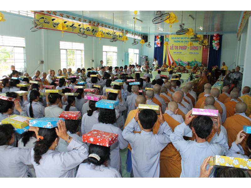 PG Đồng Tháp: Chùa Đức Long bế giảng khóa an cư