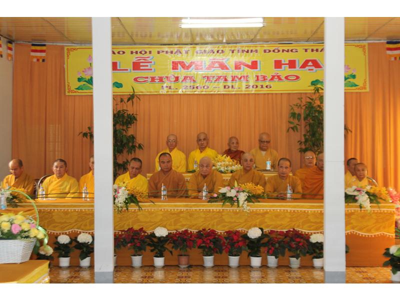 PG Đồng Tháp: Chùa Đức Long bế giảng khóa an cư