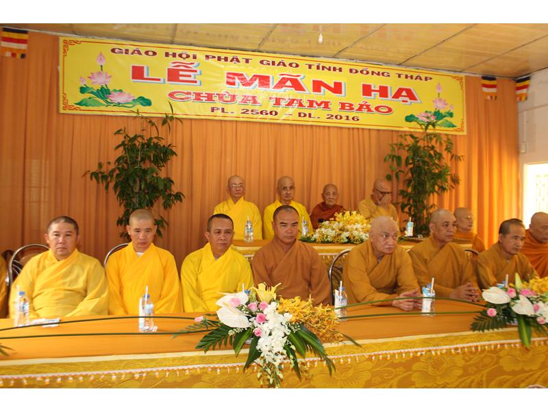 PG Đồng Tháp: Chùa Đức Long bế giảng khóa an cư